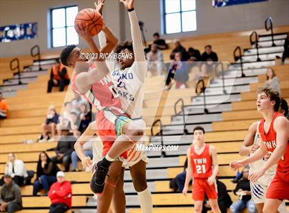 Thumbnail 1 in Grand Oaks vs The Woodlands photogallery.