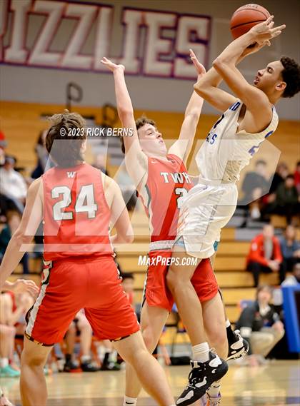 Thumbnail 3 in Grand Oaks vs The Woodlands photogallery.