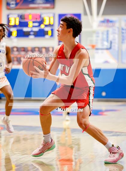 Thumbnail 2 in Grand Oaks vs The Woodlands photogallery.