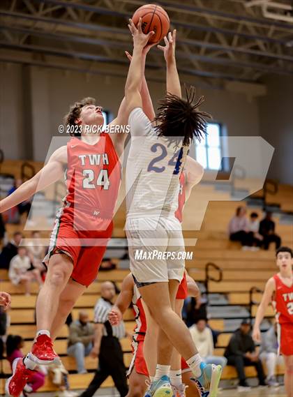 Thumbnail 3 in Grand Oaks vs The Woodlands photogallery.