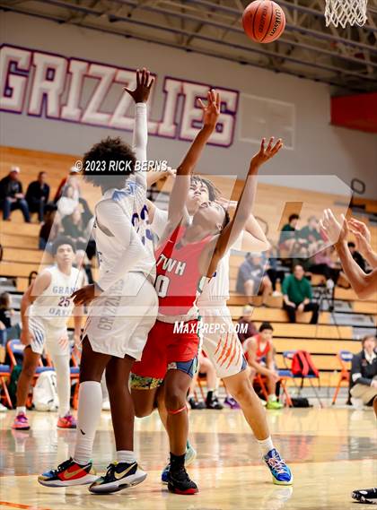 Thumbnail 1 in Grand Oaks vs The Woodlands photogallery.