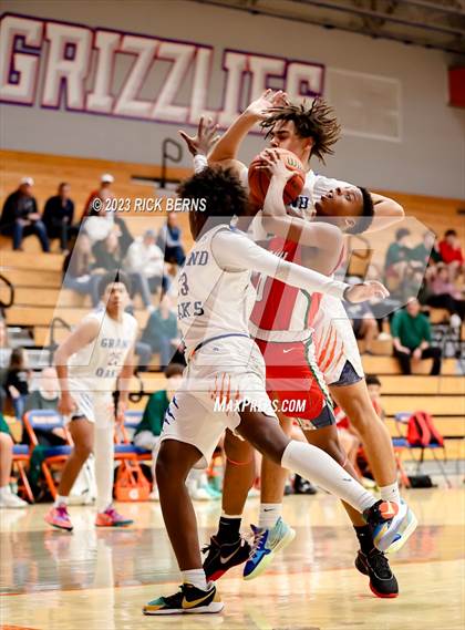Thumbnail 2 in Grand Oaks vs The Woodlands photogallery.
