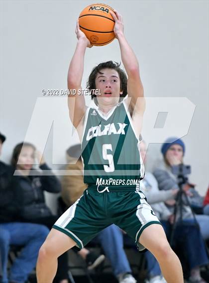 Thumbnail 3 in Colfax vs. McKinleyville (Sac Adventist Holiday Invitational) photogallery.