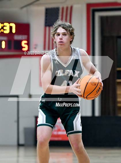 Thumbnail 2 in Colfax vs. McKinleyville (Sac Adventist Holiday Invitational) photogallery.