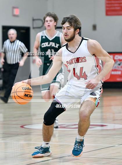 Thumbnail 3 in Colfax vs. McKinleyville (Sac Adventist Holiday Invitational) photogallery.