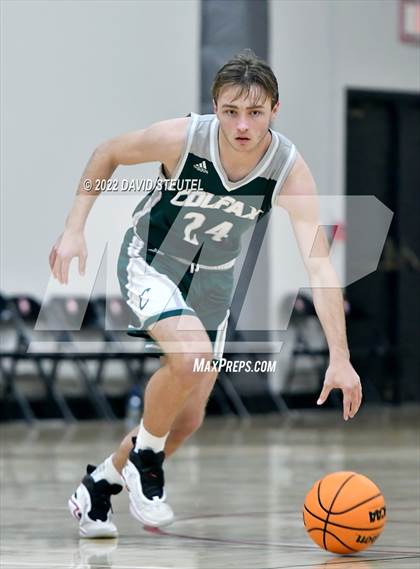 Thumbnail 2 in Colfax vs. McKinleyville (Sac Adventist Holiday Invitational) photogallery.