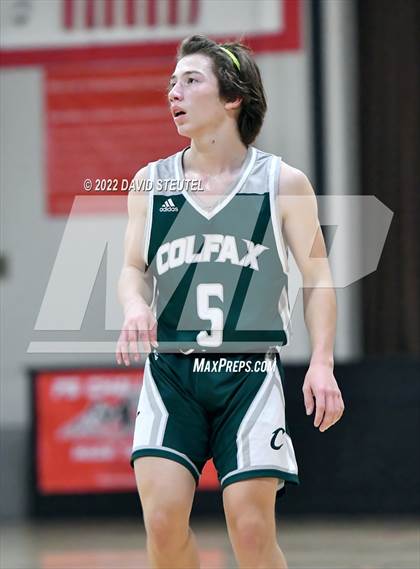 Thumbnail 2 in Colfax vs. McKinleyville (Sac Adventist Holiday Invitational) photogallery.