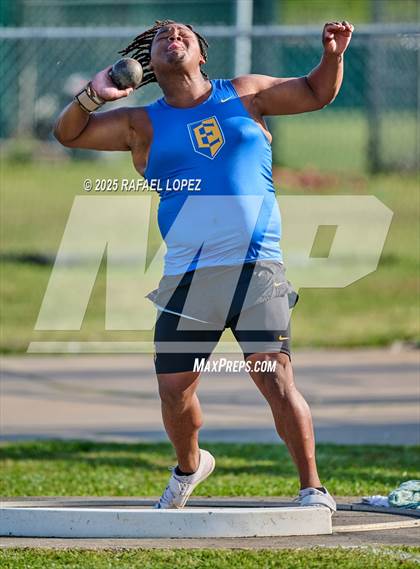 Thumbnail 1 in UIL 6A Track & Field Area 21&22 (Shot Put) photogallery.