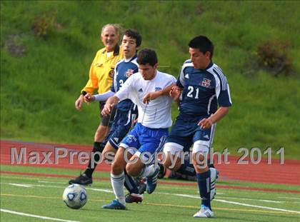 Thumbnail 1 in Central vs. Montgomery (San Diego City Tournament) photogallery.