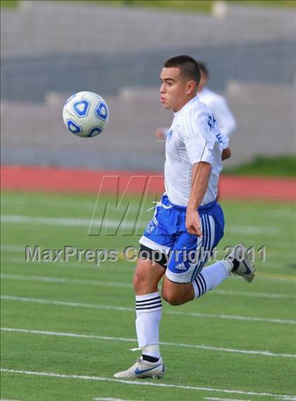 Thumbnail 1 in Central vs. Montgomery (San Diego City Tournament) photogallery.