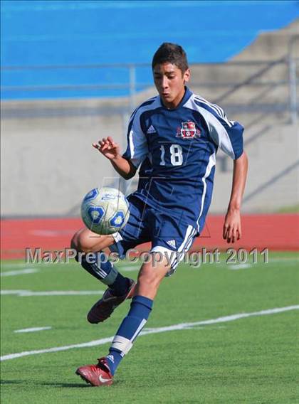 Thumbnail 3 in Central vs. Montgomery (San Diego City Tournament) photogallery.