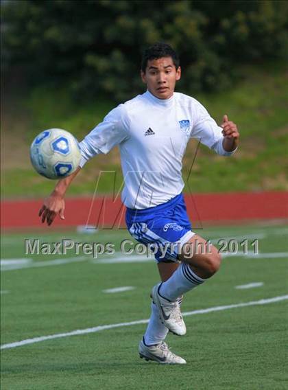Thumbnail 1 in Central vs. Montgomery (San Diego City Tournament) photogallery.