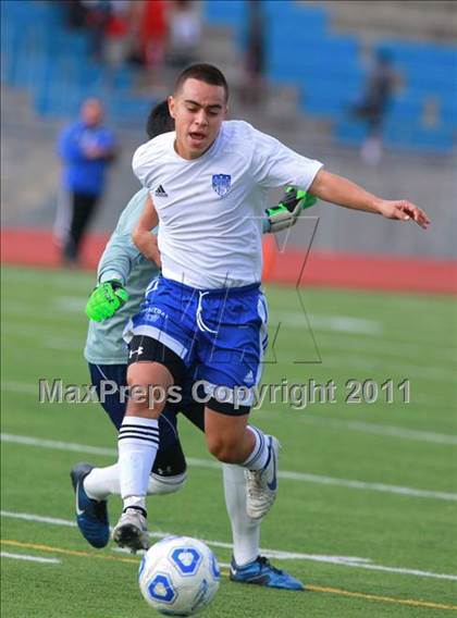 Thumbnail 1 in Central vs. Montgomery (San Diego City Tournament) photogallery.