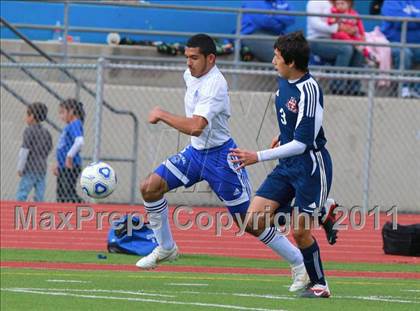 Thumbnail 2 in Central vs. Montgomery (San Diego City Tournament) photogallery.