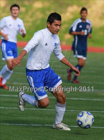 Thumbnail 2 in Central vs. Montgomery (San Diego City Tournament) photogallery.