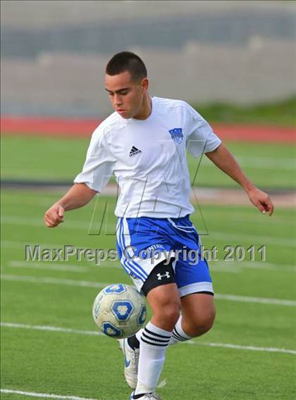 Thumbnail 3 in Central vs. Montgomery (San Diego City Tournament) photogallery.