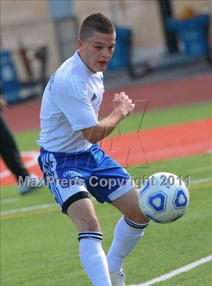 Thumbnail 1 in Central vs. Montgomery (San Diego City Tournament) photogallery.