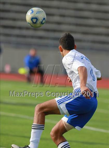 Thumbnail 1 in Central vs. Montgomery (San Diego City Tournament) photogallery.