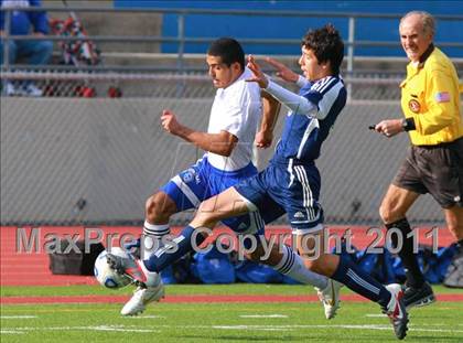 Thumbnail 1 in Central vs. Montgomery (San Diego City Tournament) photogallery.