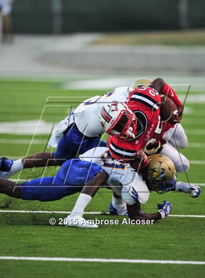 Thumbnail 1 in Lamar vs. Fort Bend Elkins photogallery.