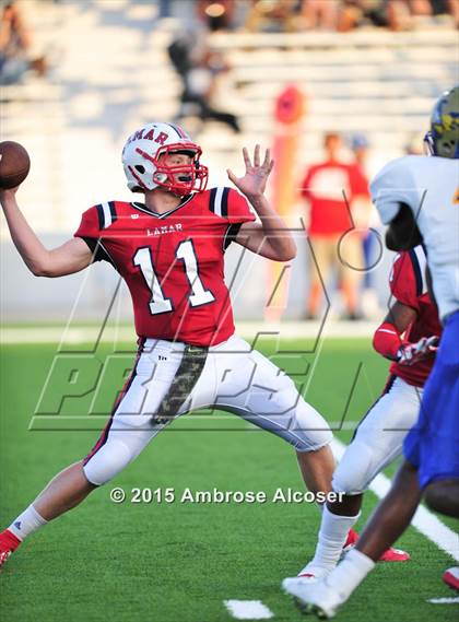 Thumbnail 3 in Lamar vs. Fort Bend Elkins photogallery.