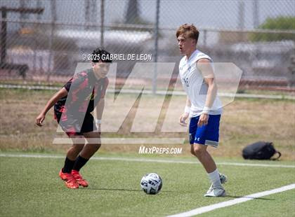 Thumbnail 2 in Progreso vs. La Vernia (UIL Region IV 4A D1 Soccer Semifinals) photogallery.