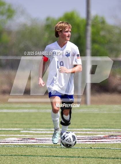 Thumbnail 1 in Progreso vs. La Vernia (UIL Region IV 4A D1 Soccer Semifinals) photogallery.