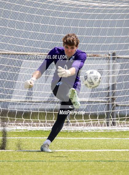 Thumbnail 2 in Progreso vs. La Vernia (UIL Region IV 4A D1 Soccer Semifinals) photogallery.