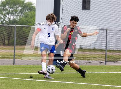 Thumbnail 2 in Progreso vs. La Vernia (UIL Region IV 4A D1 Soccer Semifinals) photogallery.