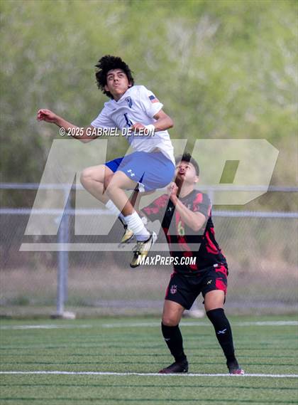 Thumbnail 2 in Progreso vs. La Vernia (UIL Region IV 4A D1 Soccer Semifinals) photogallery.