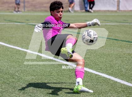 Thumbnail 3 in Progreso vs. La Vernia (UIL Region IV 4A D1 Soccer Semifinals) photogallery.