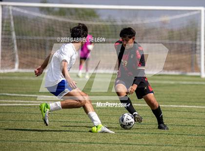 Thumbnail 3 in Progreso vs. La Vernia (UIL Region IV 4A D1 Soccer Semifinals) photogallery.