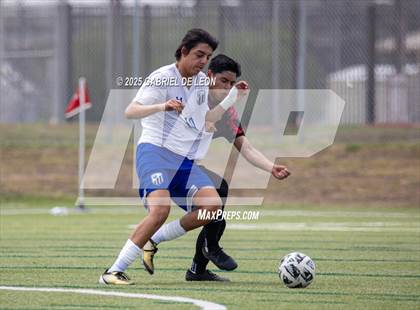 Thumbnail 1 in Progreso vs. La Vernia (UIL Region IV 4A D1 Soccer Semifinals) photogallery.