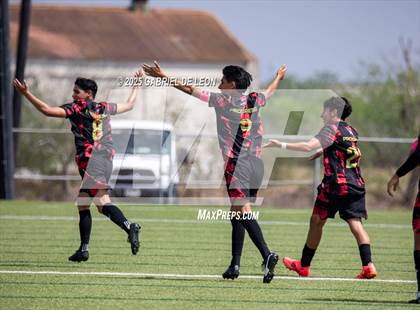 Thumbnail 2 in Progreso vs. La Vernia (UIL Region IV 4A D1 Soccer Semifinals) photogallery.