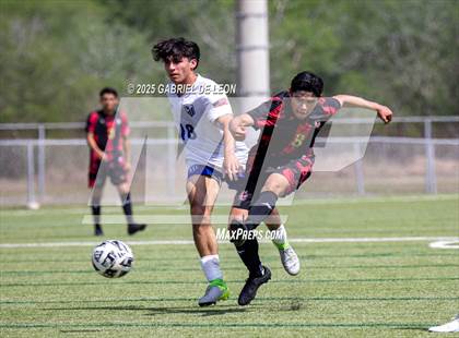 Thumbnail 3 in Progreso vs. La Vernia (UIL Region IV 4A D1 Soccer Semifinals) photogallery.