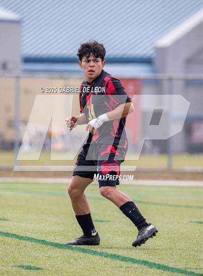 Thumbnail 3 in Progreso vs. La Vernia (UIL Region IV 4A D1 Soccer Semifinals) photogallery.