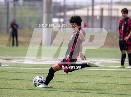 Thumbnail 3 in Progreso vs. La Vernia (UIL Region IV 4A D1 Soccer Semifinals) photogallery.
