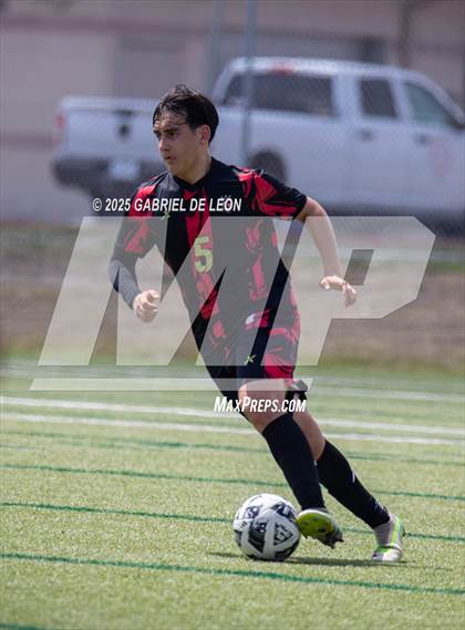 Thumbnail 2 in Progreso vs. La Vernia (UIL Region IV 4A D1 Soccer Semifinals) photogallery.