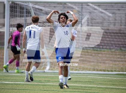 Thumbnail 1 in Progreso vs. La Vernia (UIL Region IV 4A D1 Soccer Semifinals) photogallery.