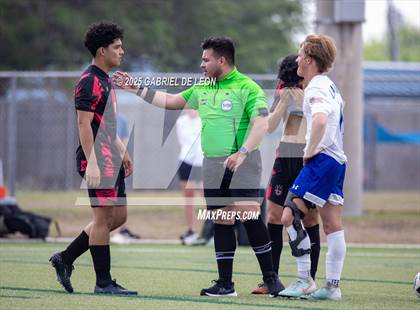 Thumbnail 1 in Progreso vs. La Vernia (UIL Region IV 4A D1 Soccer Semifinals) photogallery.