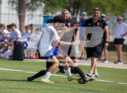 Thumbnail 2 in Progreso vs. La Vernia (UIL Region IV 4A D1 Soccer Semifinals) photogallery.