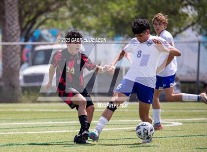 Thumbnail 1 in Progreso vs. La Vernia (UIL Region IV 4A D1 Soccer Semifinals) photogallery.