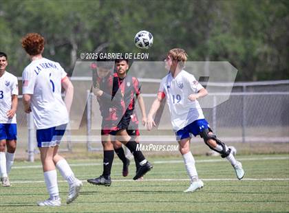 Thumbnail 1 in Progreso vs. La Vernia (UIL Region IV 4A D1 Soccer Semifinals) photogallery.