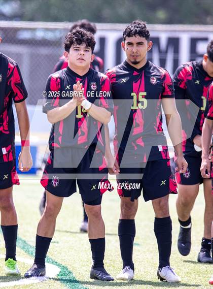 Thumbnail 2 in Progreso vs. La Vernia (UIL Region IV 4A D1 Soccer Semifinals) photogallery.