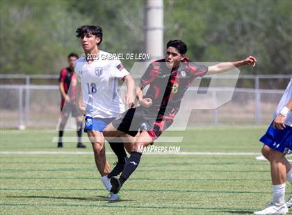Thumbnail 1 in Progreso vs. La Vernia (UIL Region IV 4A D1 Soccer Semifinals) photogallery.