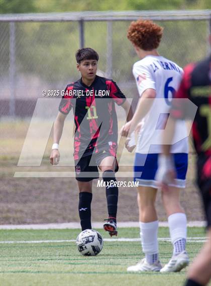 Thumbnail 1 in Progreso vs. La Vernia (UIL Region IV 4A D1 Soccer Semifinals) photogallery.