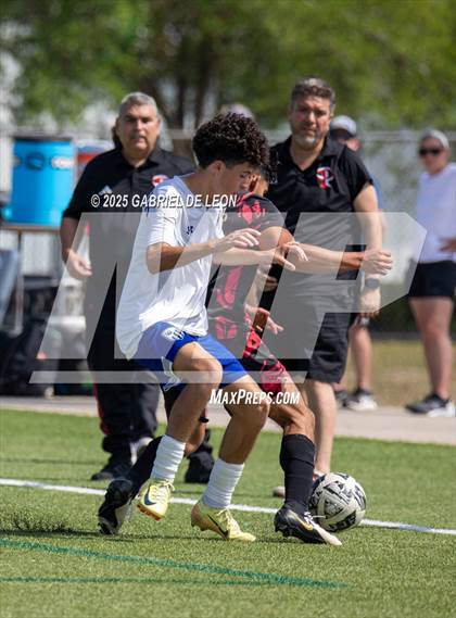Thumbnail 3 in Progreso vs. La Vernia (UIL Region IV 4A D1 Soccer Semifinals) photogallery.