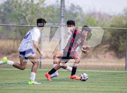Thumbnail 3 in Progreso vs. La Vernia (UIL Region IV 4A D1 Soccer Semifinals) photogallery.