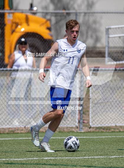 Thumbnail 2 in Progreso vs. La Vernia (UIL Region IV 4A D1 Soccer Semifinals) photogallery.