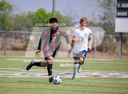 Thumbnail 2 in Progreso vs. La Vernia (UIL Region IV 4A D1 Soccer Semifinals) photogallery.